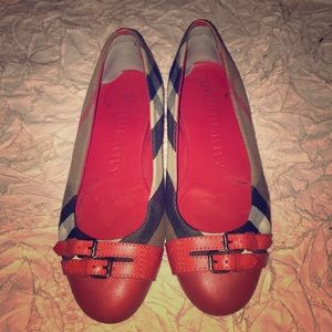 Authentic Burberry Flats size 7.5!!